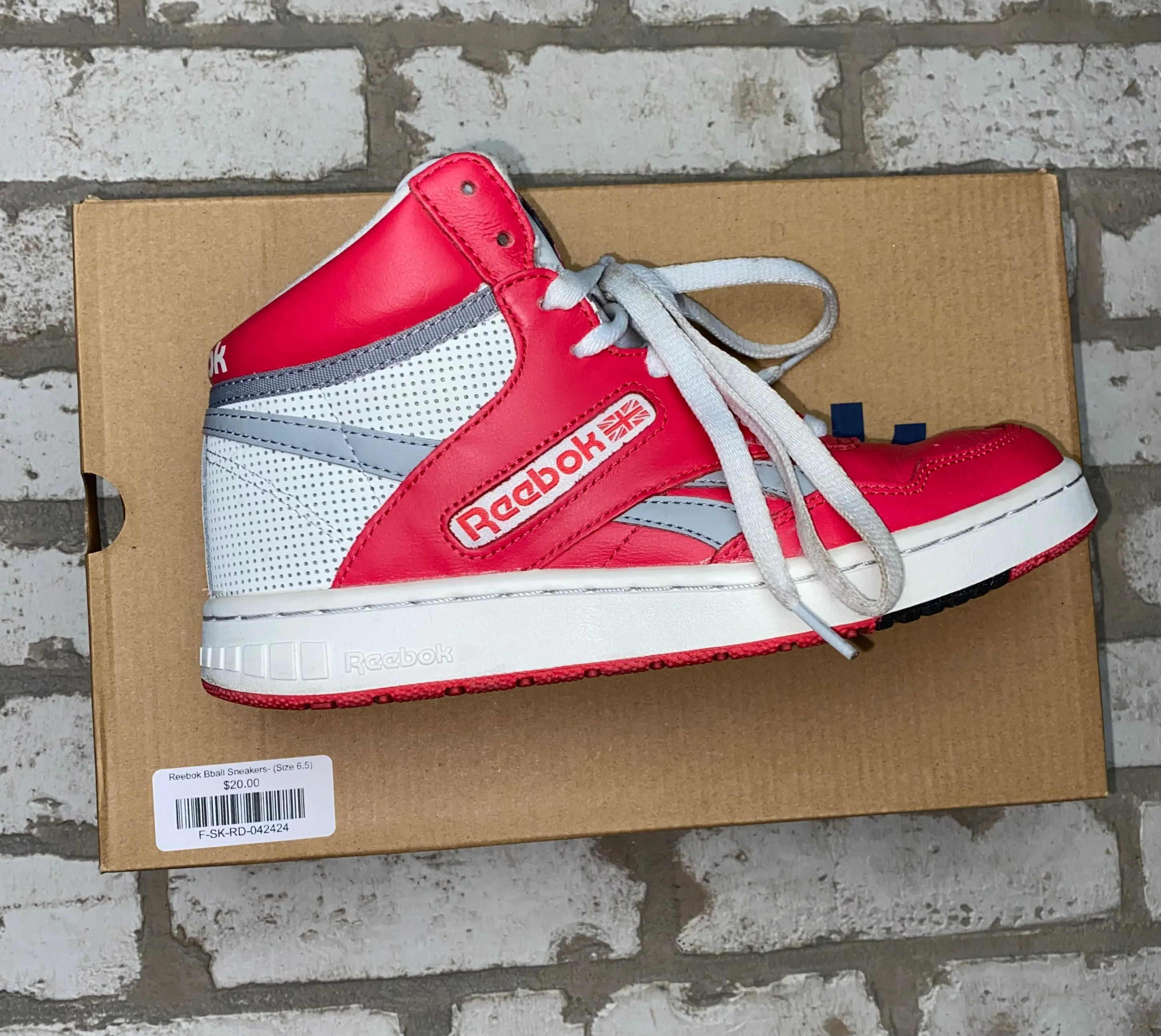 Reebok Bball Sneakers- (Size 6.5)