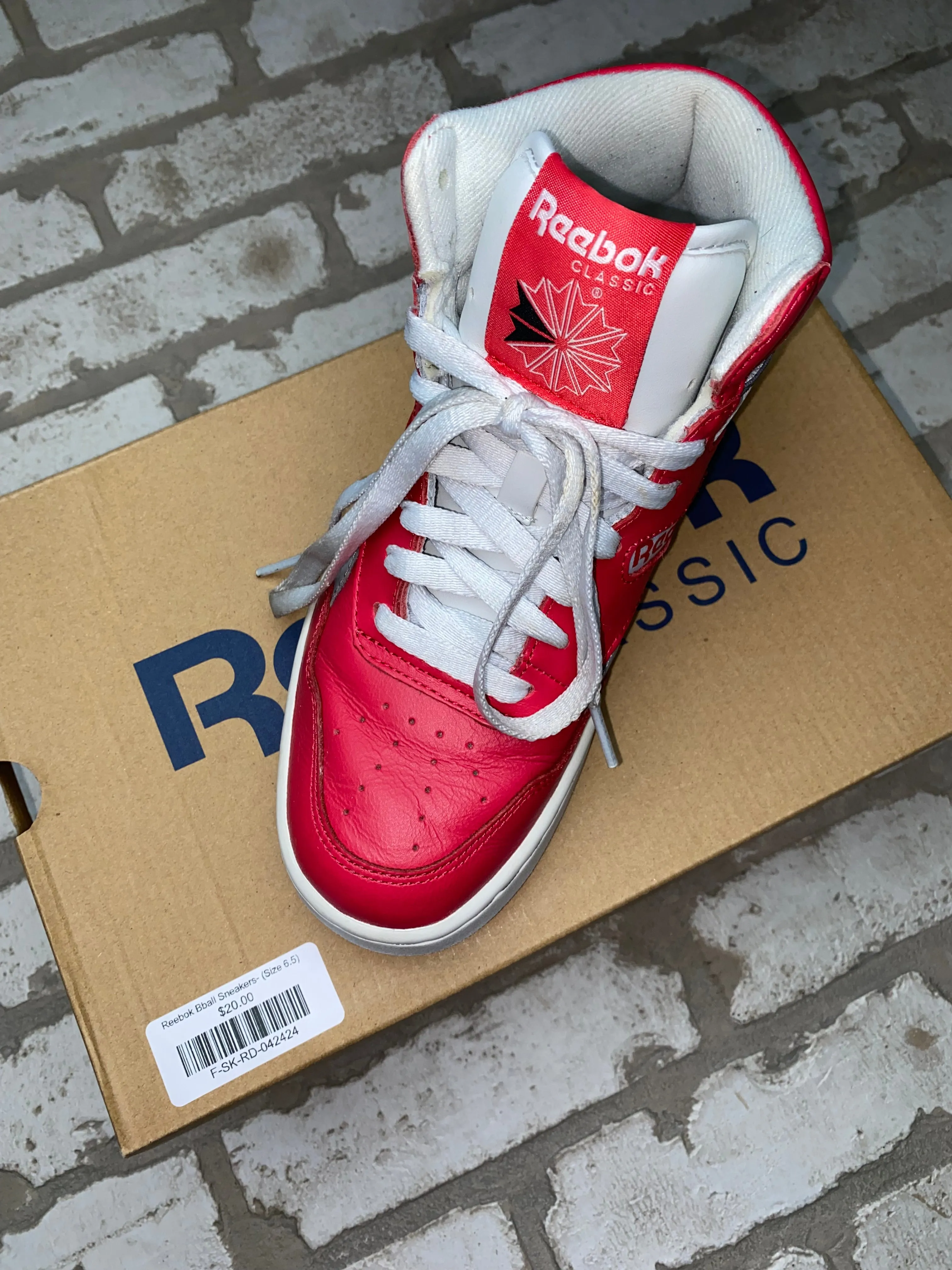 Reebok Bball Sneakers- (Size 6.5)