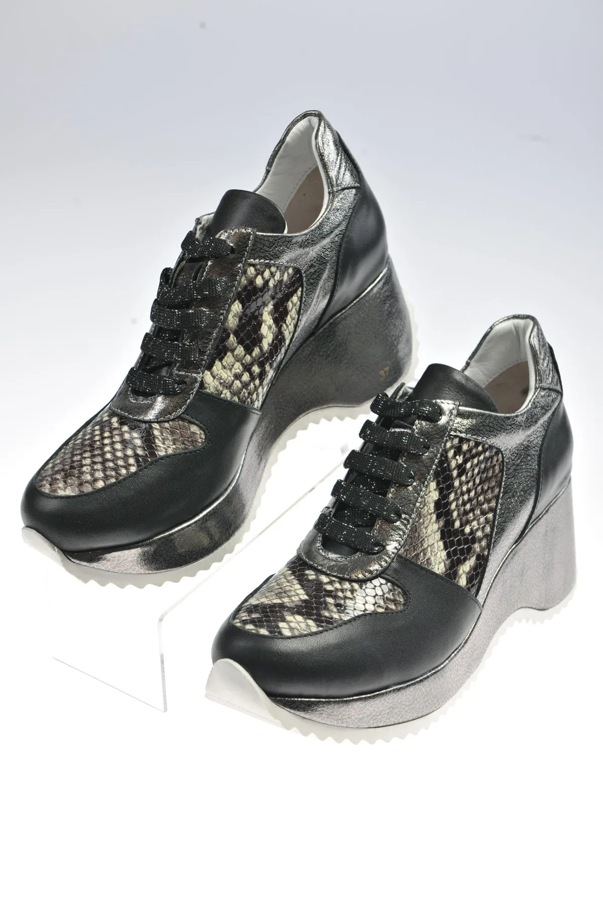 SNAKE BLACK RUNNING SHOE